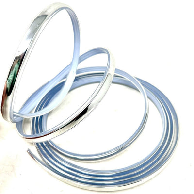 Windshield Molding - Chrome Locker for main seal Compatible with E30