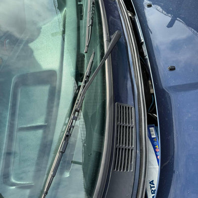 Hood seal compatible with BMW E30