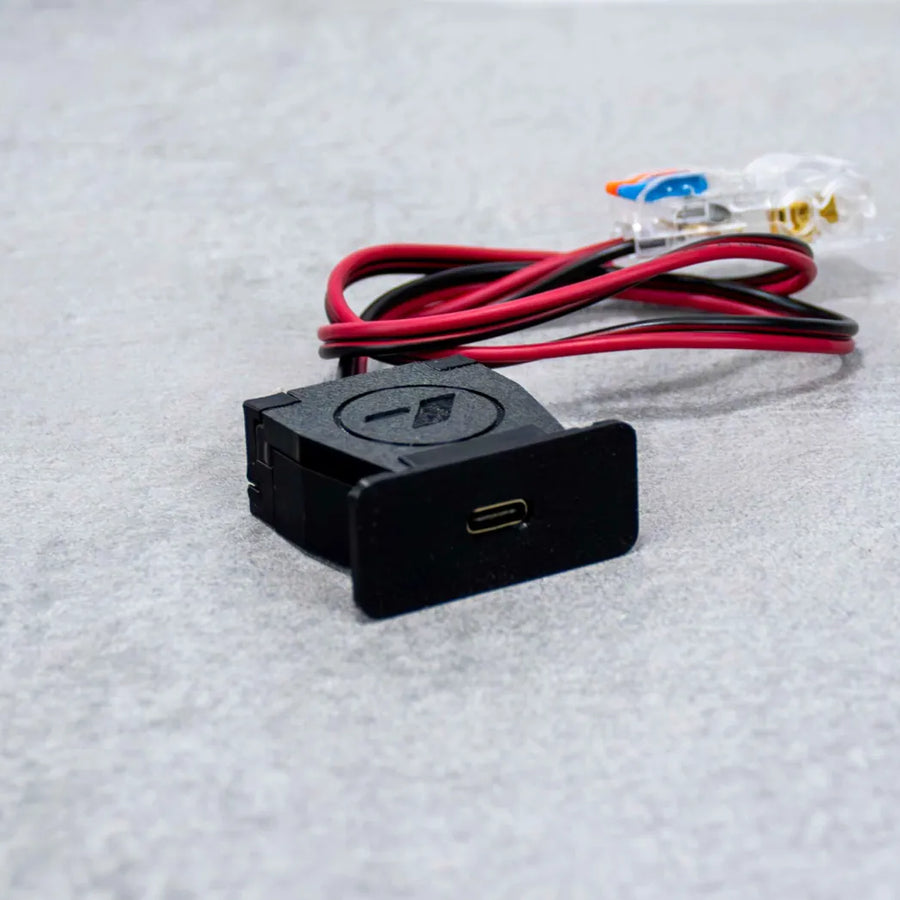 Center Button USB C Quick Charger Port - BMW E34 & E36