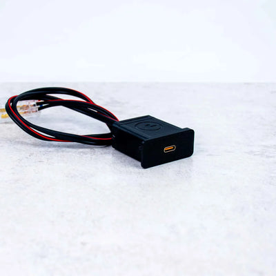 Center Button USB C Quick Charger Port - BMW E39
